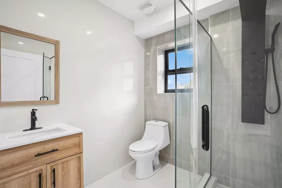 Bath - 926 Herkimer St, Brooklyn, NY 11233 photo 2 of 3