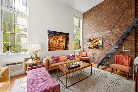 100 W 15th St #2A, New York, NY 10011