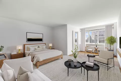 69 W 9th St #8E, New York, NY 10011