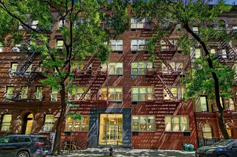 321 E 89th St #2-B, New York, NY 10128