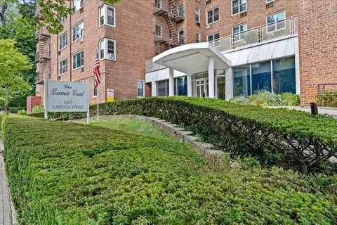 629 Kappock St #1N, New York City, NY 10463