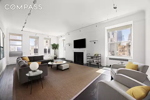 180 W 58th St #11A, New York, NY 10019