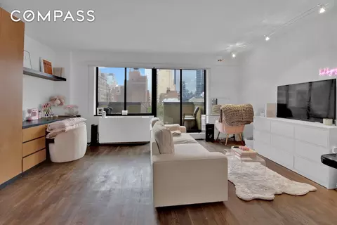 408 8th Ave #8B, New York, NY 10001