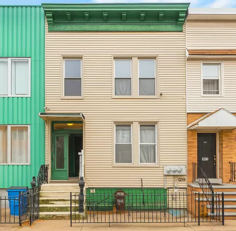 147 Diamond St, Brooklyn, NY 11222