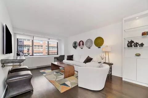 301 E 69th St #4B, New York, NY 10021