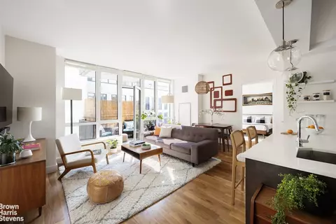 214 N 11th St #3V, Brooklyn, NY 11211