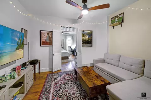 244 E 90th St #2-A, New York, NY 10128