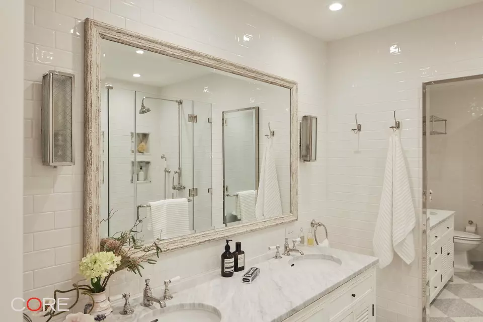 Bath - 107 W 26th St #2, New York, NY 10001 photo 2 of 4