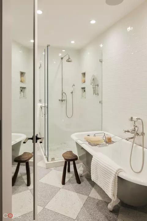 Bath - 107 W 26th St #2, New York, NY 10001 photo 1 of 4