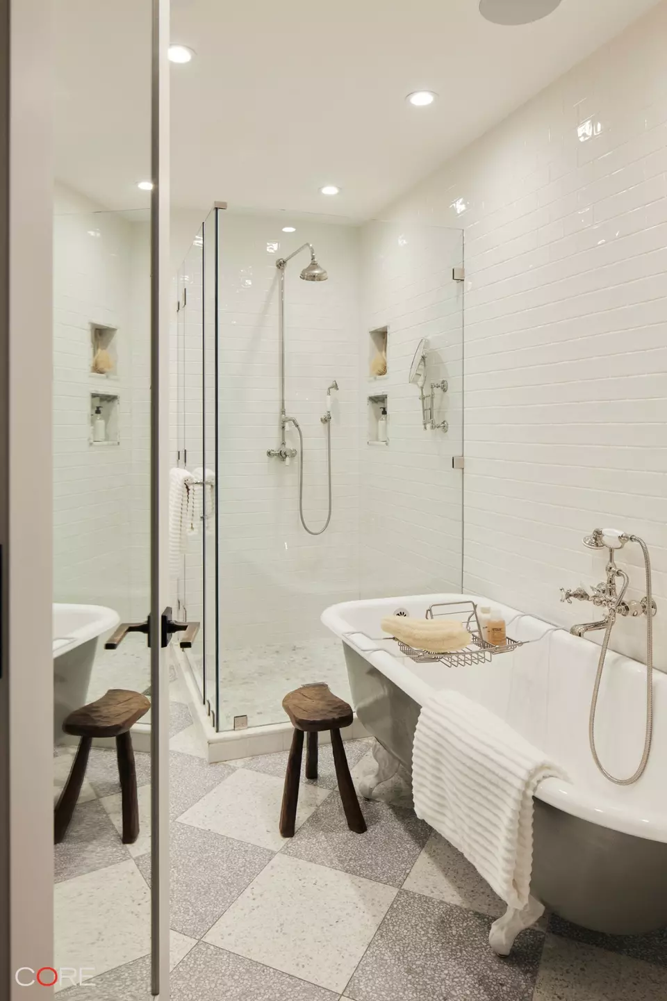 Bath - 107 W 26th St #2, New York, NY 10001 photo 1 of 4