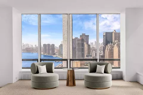 870 United Nations Plz #28A, New York, NY 10017