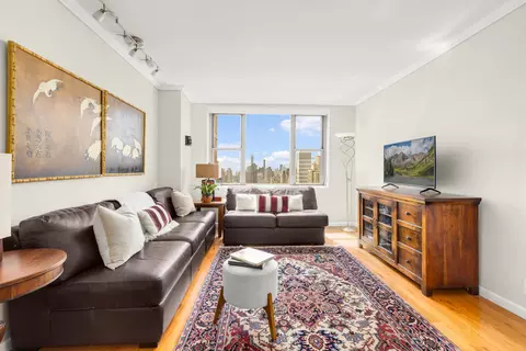 444 E 86th St #PHC, New York, NY 10028