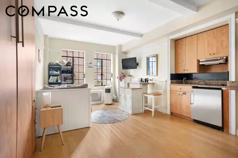 25 Tudor City Pl #922, New York, NY 10017