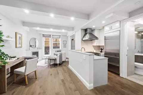 64 E 94th St #1G, New York, NY 10128