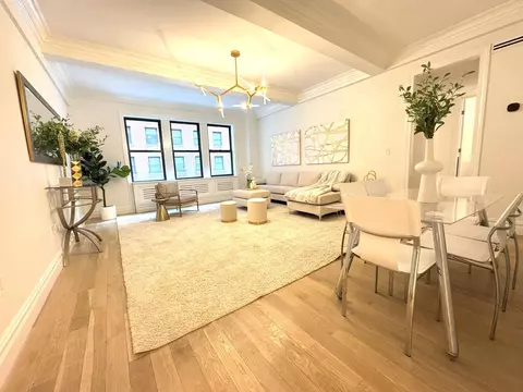 140 W 58th St #3-A, New York, NY 10019