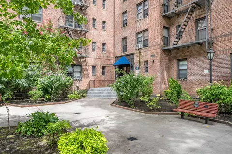 35 Oliver St #6E, Brooklyn, NY 11209