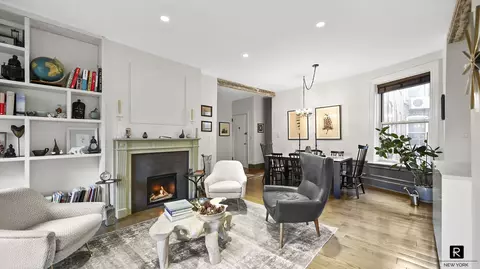 261 W 22nd St #25/26, New York, NY 10011