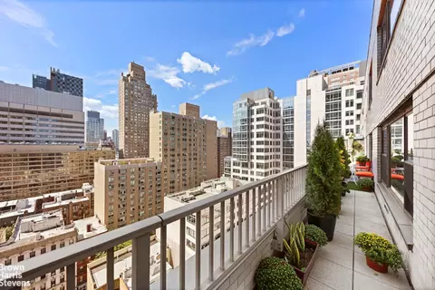 420 E 72nd St #19D, New York, NY 10021