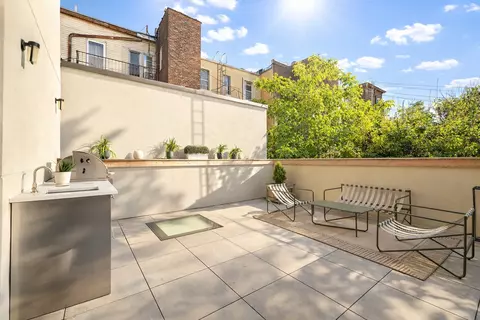 61 N Henry St #GARDEN1, Brooklyn, NY 11222