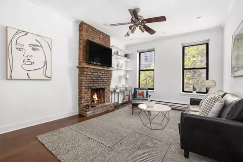 433 W 24th St #3D, New York, NY 10011