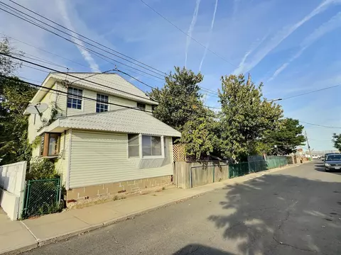 815 Walton Rd, Far Rockaway, NY 11693