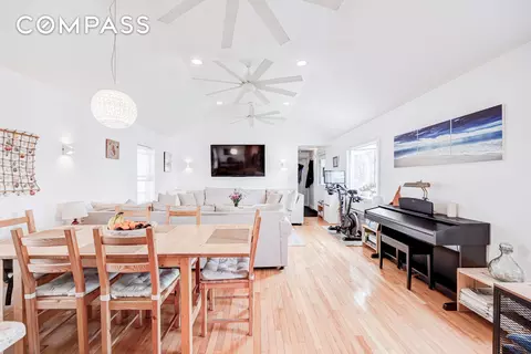 355 D Dormans Ct #D, New York City, NY 11693