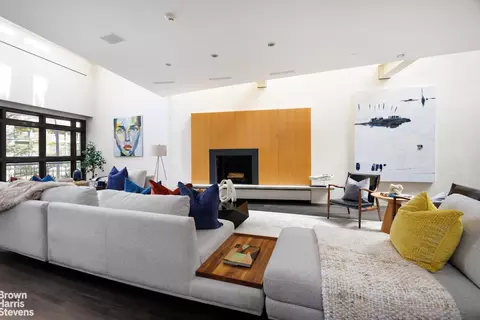 42 Downing St, New York, NY 10014