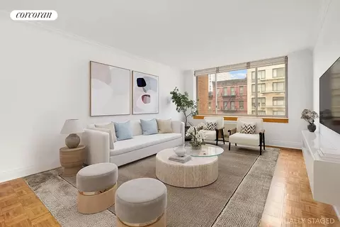 350 E 82nd St #4U, New York, NY 10028