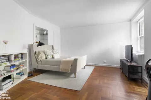 585 W 214th St #1A, New York, NY 10034