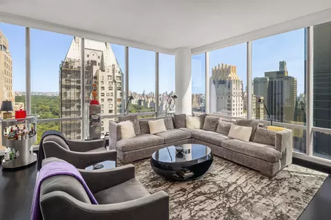 157 W 57th St #36F, New York, NY 10019