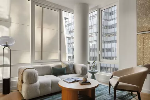 135 E 47th St #7D, New York, NY 10017
