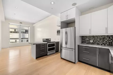 111 Fulton St #808, New York, NY 10038