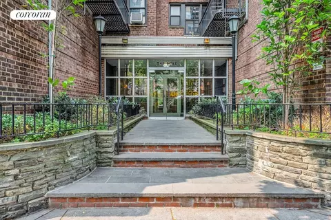 54 E 8th St #3L, New York, NY 10003
