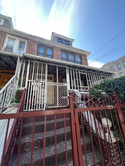 1040 Willmohr St, Brooklyn, NY 11212