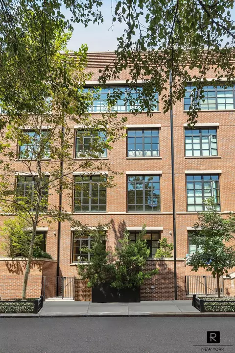 30 Sullivan St, New York, NY 10012