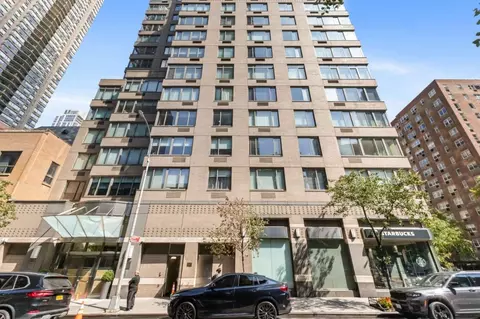 2 Columbus Ave #20B, New York, NY 10023