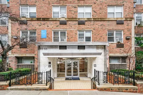 65-65 Wetherole St #6R, Rego Park, NY 11374