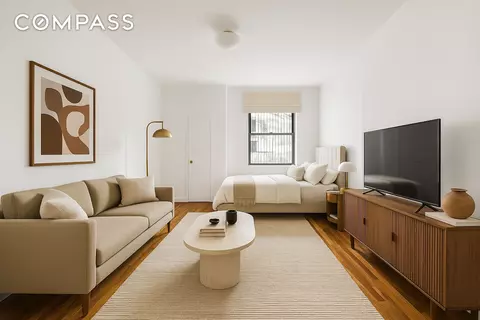 215 E 89th St #2B, New York, NY 10128