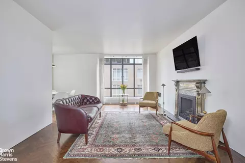 17 W 54th St #10A, New York, NY 10019