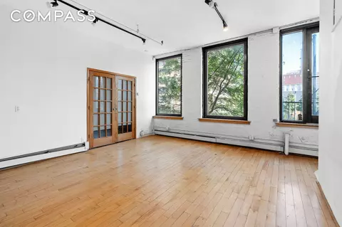 430 E 10th St #2A, New York, NY 10009