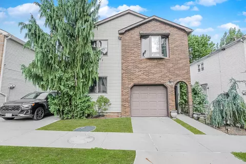100 Marisa Cir, Staten Island, NY 10309