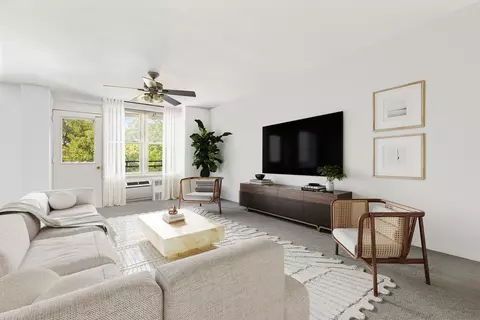65-15 Alderton St #5E, Rego Park, NY 11374