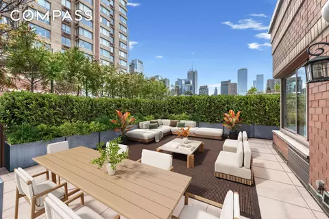 393 W 49th St #5NN, New York, NY 10019