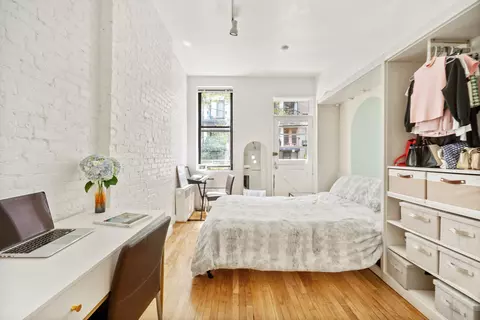 430 E 87th St #1B, New York, NY 10128