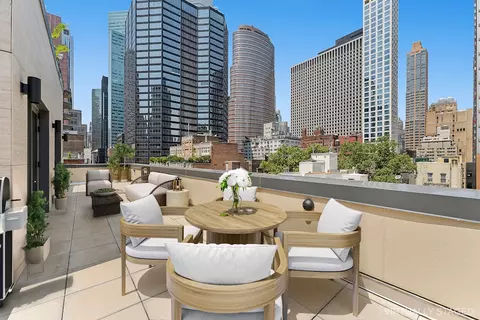 244 E 52nd St #PH7, New York, NY 10022
