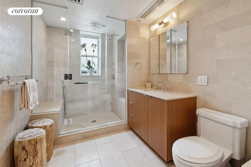 Bath - 150 W 87th St #PHS, New York, NY 10024 photo 1 of 2