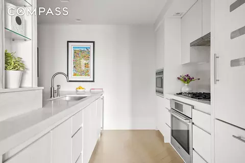 101 Wall St #4B, New York, NY 10005