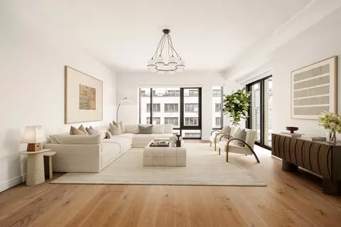 200 E 21st St #12D, New York, NY 10010
