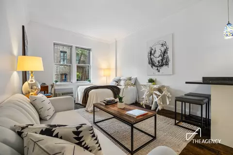 305 E 83rd St #2A, New York, NY 10028