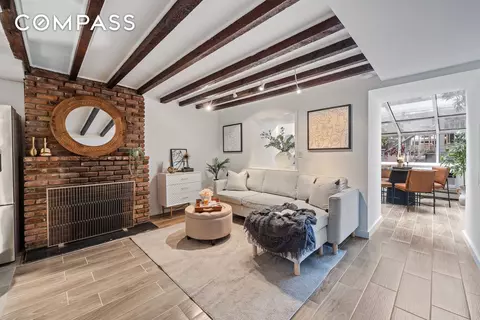 261 W 71st St #1, New York, NY 10023
